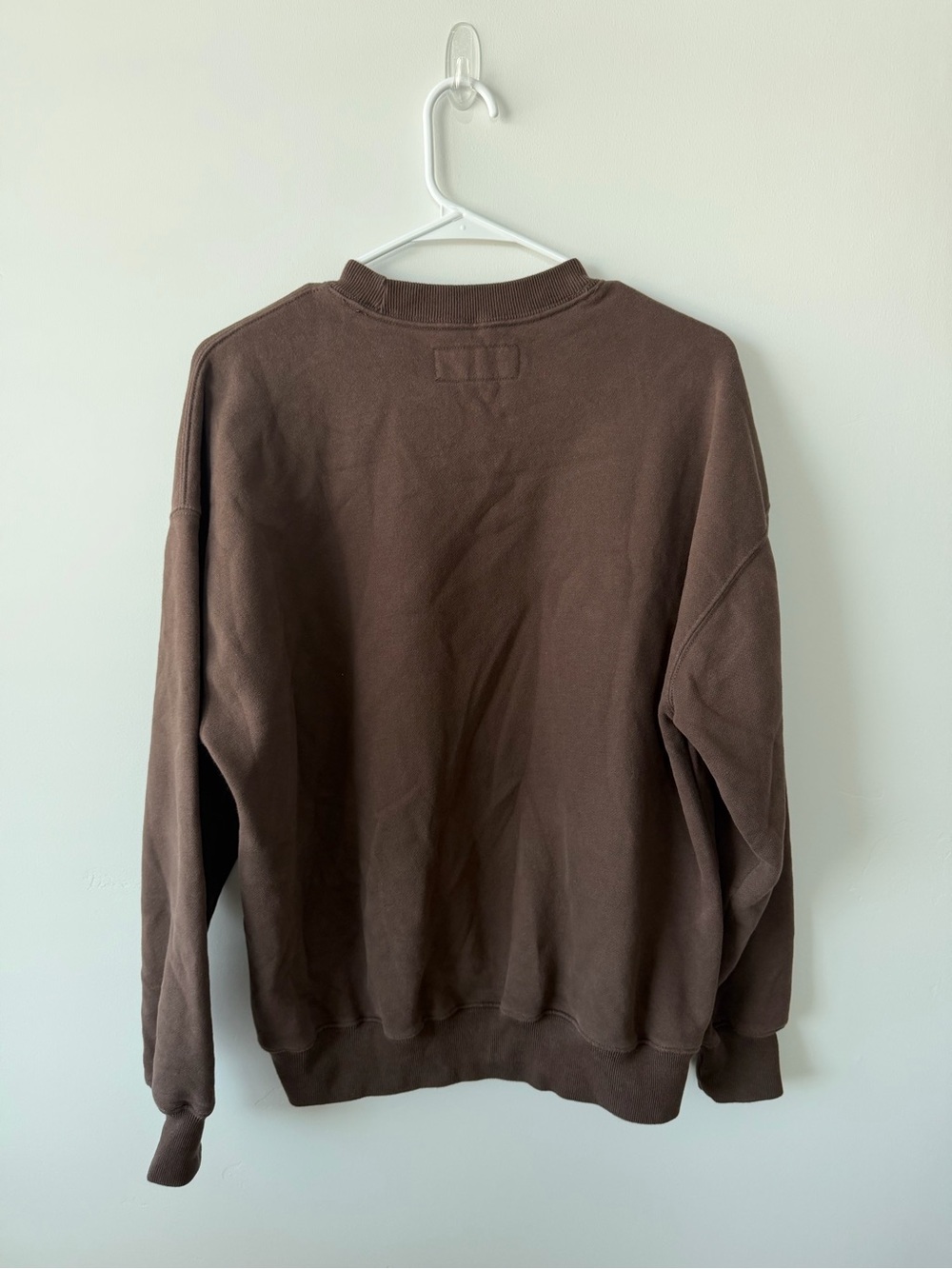 Abercrombie & Fitch Men's Dark Brown Crewneck Sweatshirt - Picture 2 of 3